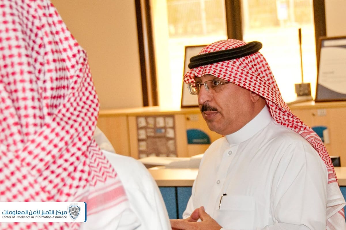 وكيل الجامعة للدراسات العليا والبحث العلمي يزور مركز التميز لأمن المعلومات